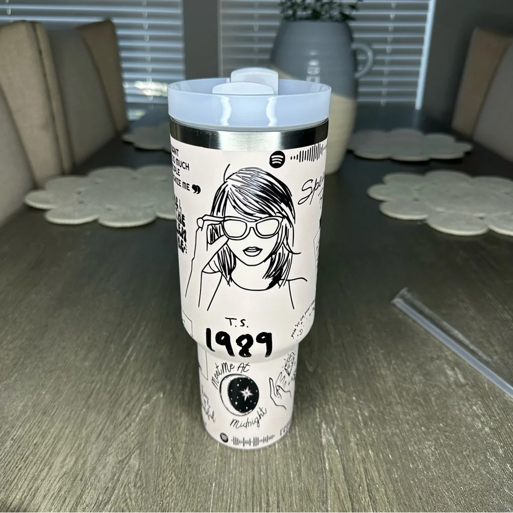 40oz Tumbler Taylor Swift Engraved White - Picture 3 of 7